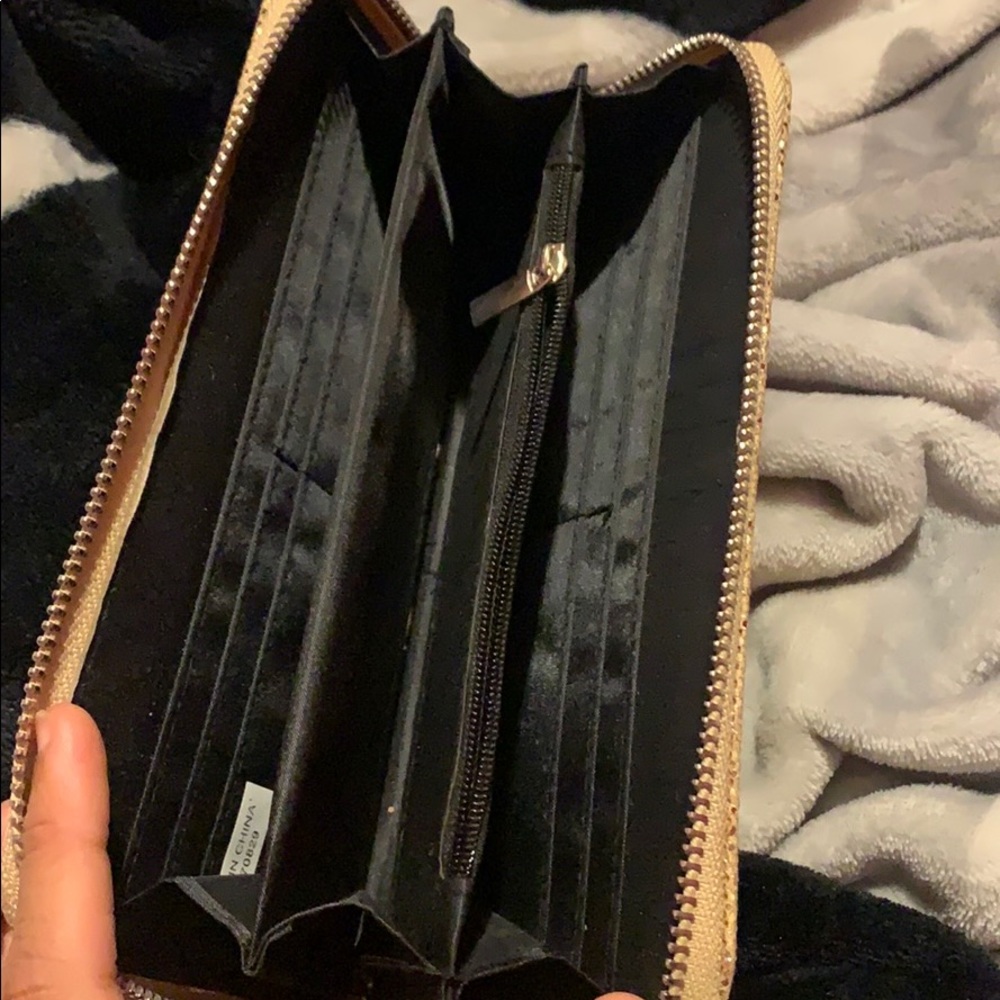 wallet - Picture 2 of 3